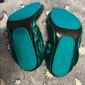 Tieks Green and Black Slippers Comfortable and Stylish